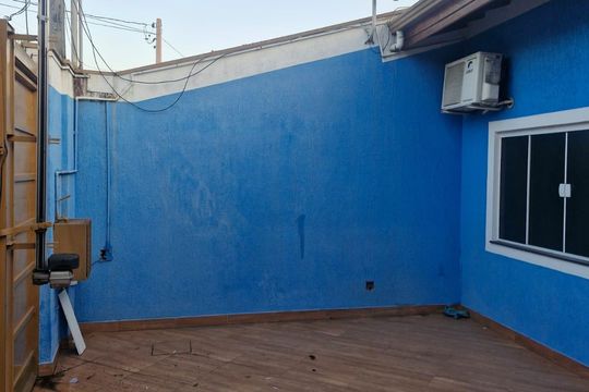 Área externa de casa à venda com 3 quartos, 224m² em Vila M Genoveva, Jundiaí