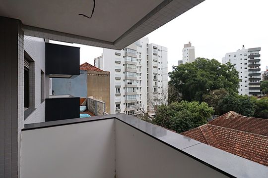 Sacada do Quarto 2 de apartamento à venda com 3 quartos, 123m² em Petrópolis, Porto Alegre