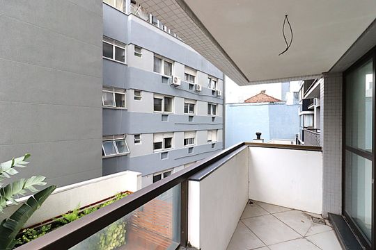 Sacada da Sala de apartamento à venda com 3 quartos, 123m² em Petrópolis, Porto Alegre