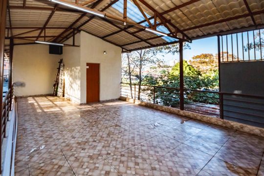 Garagem de casa para alugar com 2 quartos, 60m² em Conjunto California, Belo Horizonte