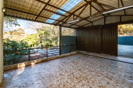 Garagem de casa para alugar com 2 quartos, 60m² em Conjunto California, Belo Horizonte