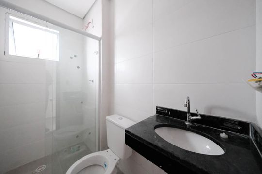Banheiro de apartamento para alugar com 2 quartos, 45m² em Vila Nhocuné, São Paulo