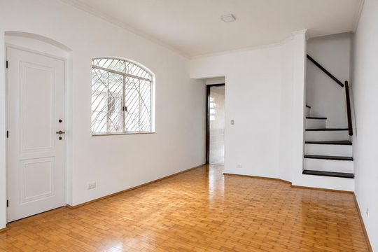 Casa à venda com 2 quartos, 113m² em Vila Clarice, São Paulo