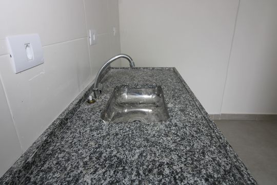 Cozinha de apartamento para alugar com 2 quartos, 45m² em Vila Nhocuné, São Paulo