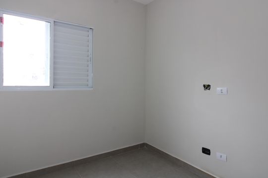 Quarto 2 de apartamento para alugar com 2 quartos, 45m² em Vila Nhocuné, São Paulo