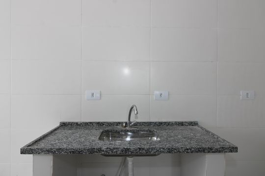 Cozinha de apartamento para alugar com 2 quartos, 45m² em Vila Nhocuné, São Paulo