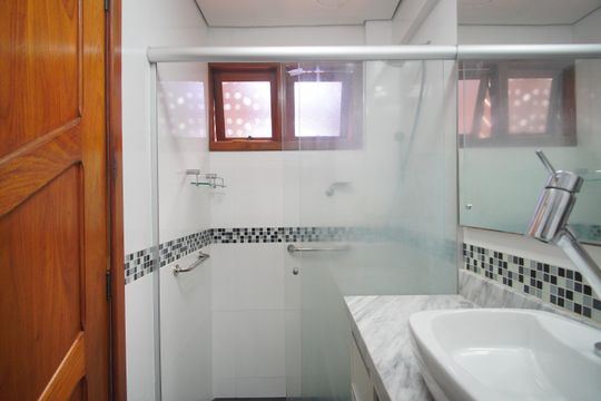 Banheiro de apartamento para alugar com 2 quartos, 90m² em Pátria Nova, Novo Hamburgo