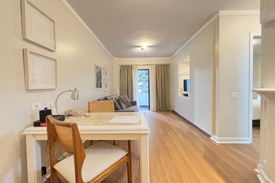 Sala/Cozinha de apartamento para alugar com 1 quarto, 43m² em Itaim Bibi, São Paulo