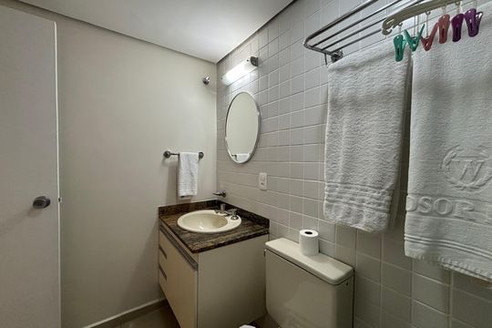 Banheiro de apartamento para alugar com 1 quarto, 43m² em Itaim Bibi, São Paulo