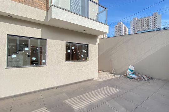 Garagem de casa à venda com 2 quartos, 65m² em Vila Ré, São Paulo