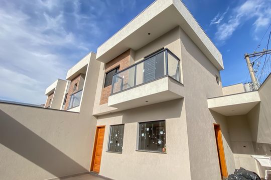 Fachada de casa à venda com 2 quartos, 65m² em Vila Ré, São Paulo