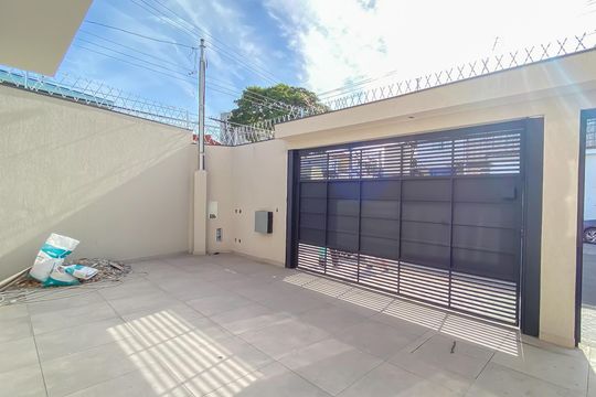 Garagem de casa à venda com 2 quartos, 65m² em Vila Ré, São Paulo