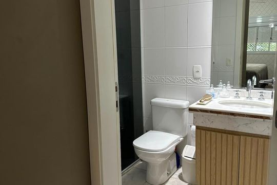 Banheiro de apartamento à venda com 3 quartos, 120m² em Vila Campo Grande, São Paulo