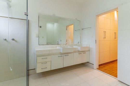 Casa à venda com 3 quartos, 291m² em Loteamento Recanto dos Paturis, Vinhedo
