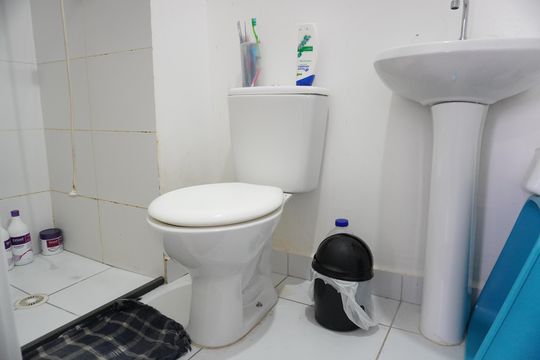Banheiro de apartamento à venda com 2 quartos, 35m² em Vila Carmosina, São Paulo