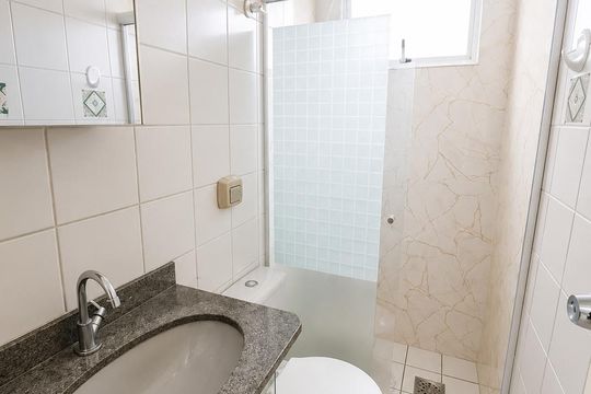 Banheiro de apartamento para alugar com 2 quartos, 75m² em Setor Bela Vista, Goiânia