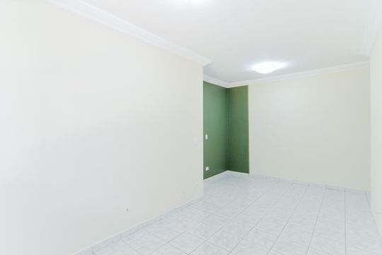 Sala de apartamento à venda com 2 quartos, 56m² em Jardim Cocaia, Guarulhos