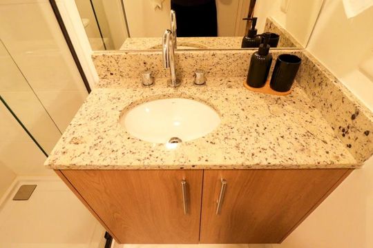 Banheiro de apartamento à venda com 1 quarto, 33m² em Santana, São Paulo
