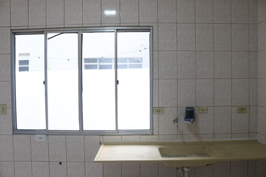 Cozinha de casa para alugar com 2 quartos, 80m² em Vila Romana, São Paulo