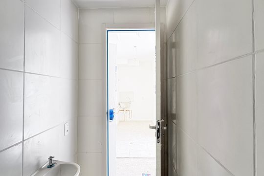Banheiro de apartamento para alugar com 2 quartos, 32m² em Jardim Pereira Leite, São Paulo