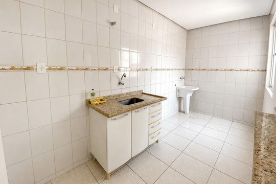 Cozinha de apartamento para alugar com 1 quarto, 45m² em Santa Genoveva, Goiânia