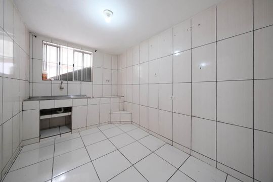 Cozinha e Área de Serviço de casa para alugar com 1 quarto, 50m² em Vila Londrina, São Paulo