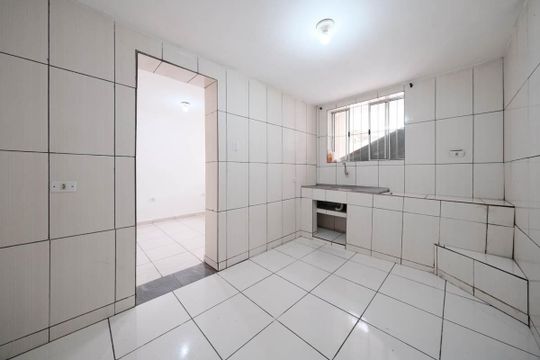 Cozinha e Área de Serviço de casa para alugar com 1 quarto, 50m² em Vila Londrina, São Paulo