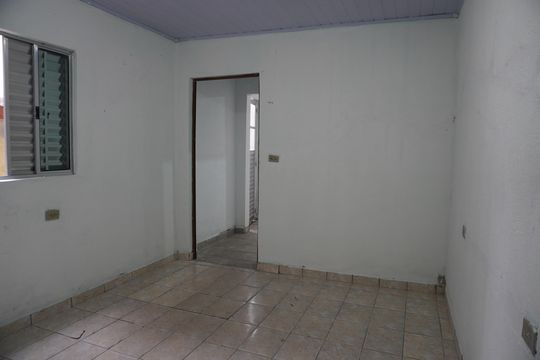 Casa para alugar com 5 quartos, 70m² em Jardim Sao Vicente, São Paulo