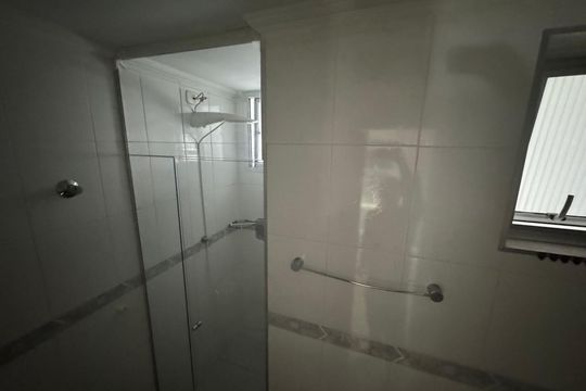 Banheiro de apartamento à venda com 3 quartos, 75m² em Vila Progredior, São Paulo