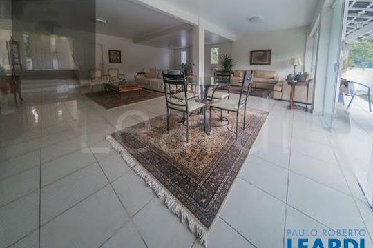 Casa de Condomínio à venda com 4 quartos, 330m² em Alphaville, Santana de Parnaíba