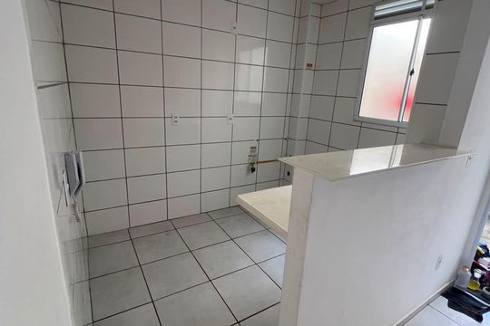 Cozinha de apartamento para alugar com 2 quartos, 45m² em Cerejeira (Justinópolis), Ribeirão das Neves