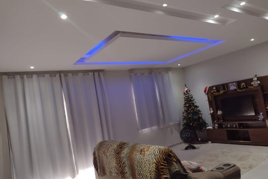 Sala de casa para alugar com 3 quartos, 230m² em Taquara, Rio de Janeiro
