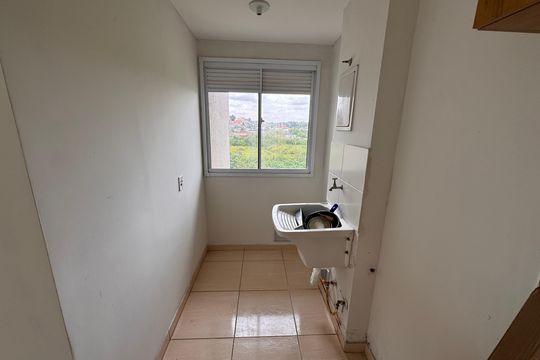 Área de serviço de apartamento para alugar com 2 quartos, 47m² em Bairro do Maranhao, Cotia