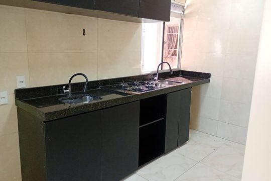 Cozinha de apartamento para alugar com 2 quartos, 45m² em Imperial, Vespasiano