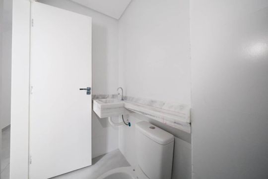 Banheiro de apartamento à venda com 2 quartos, 30m² em Cidade Antônio Estêvão de Carvalho, São Paulo