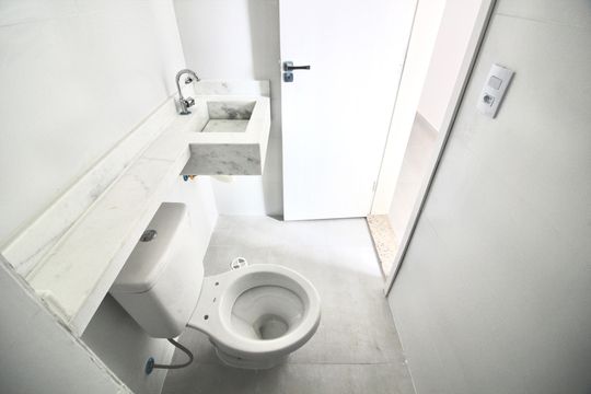 Banheiro de apartamento à venda com 2 quartos, 30m² em Cidade Antônio Estêvão de Carvalho, São Paulo