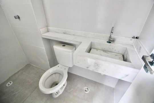 Banheiro de apartamento à venda com 2 quartos, 30m² em Cidade Antônio Estêvão de Carvalho, São Paulo