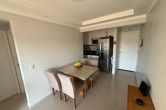 Sala de apartamento para alugar com 2 quartos, 50m² em Jardim Elizabete, Embu das Artes