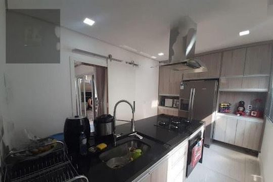 Casa à venda com 4 quartos, 282m² em Suru, Barueri
