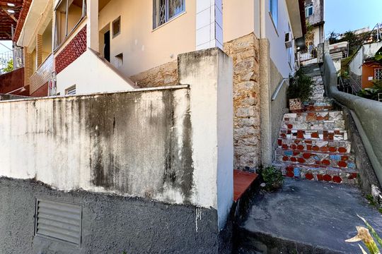 Casa para alugar com 1 quarto, 35m² em Laranjeiras, Rio de Janeiro