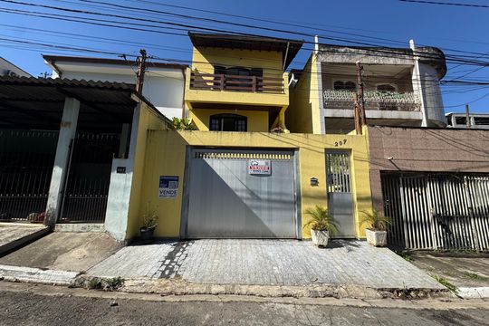 Fachada com PLACA de casa à venda com 3 quartos, 200m² em Adalgisa, Osasco