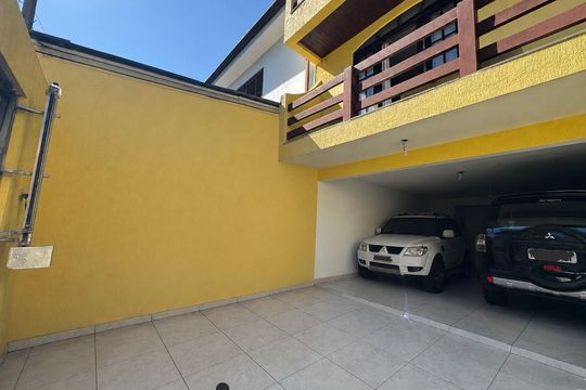 Garagem de casa à venda com 3 quartos, 200m² em Adalgisa, Osasco