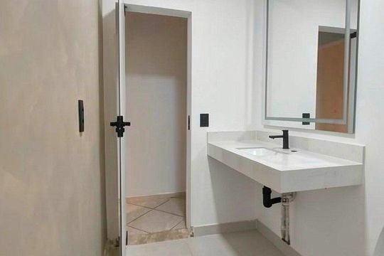 Banheiro de casa à venda com 2 quartos, 161m² em Parque Assuncao, Taboão da Serra