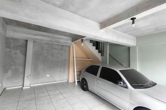 Garagem de casa à venda com 2 quartos, 161m² em Parque Assuncao, Taboão da Serra