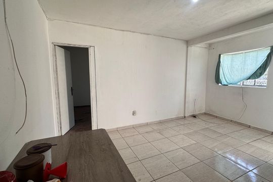 Sala de casa para alugar com 2 quartos, 100m² em Jardim Neide, São Paulo