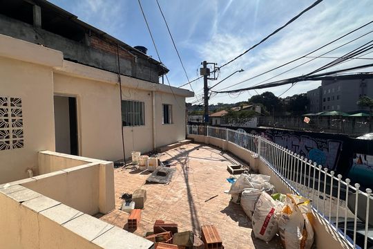Casa para alugar com 2 quartos, 100m² em Jardim Neide, São Paulo