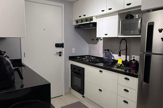 Cozinha de apartamento para alugar com 1 quarto, 26m² em Guaiauna, São Paulo