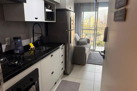 Cozinha de apartamento para alugar com 1 quarto, 26m² em Guaiauna, São Paulo