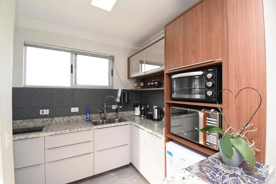 Sala/Cozinha de apartamento à venda com 1 quarto, 43m² em Rebouças, Curitiba