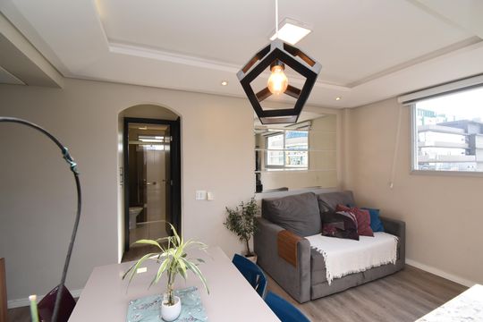 Sala de apartamento à venda com 1 quarto, 43m² em Rebouças, Curitiba
